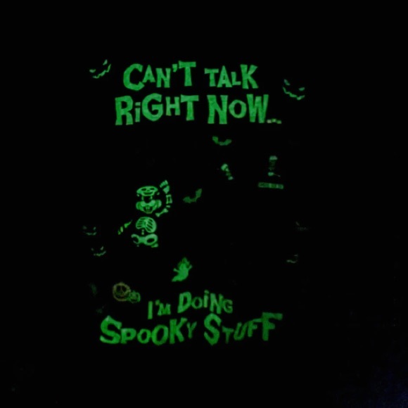 BUC EE’S Halloween 2023 T Shirt Youth Large Black Glow In The Dark - Picture 3 of 10